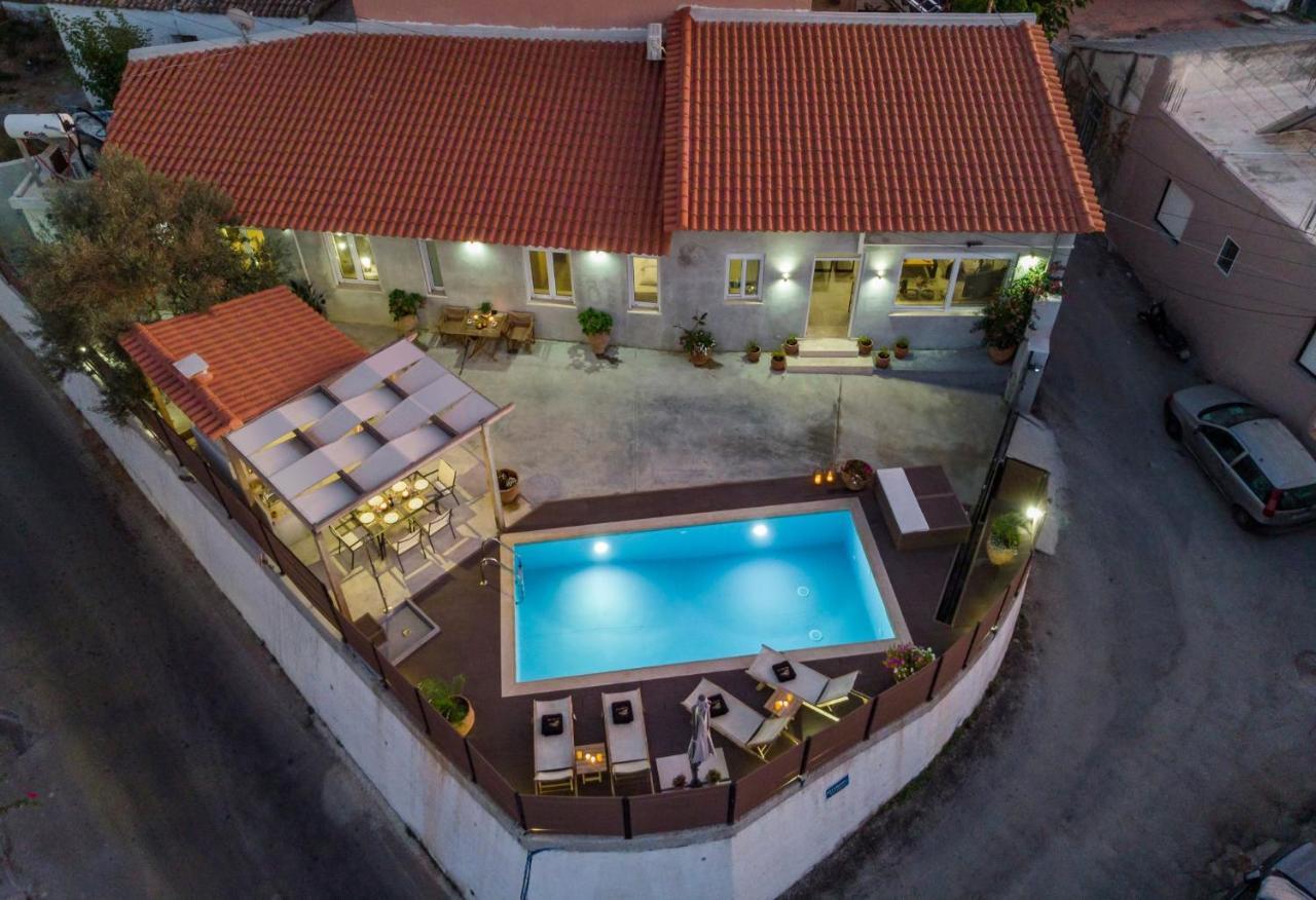 Villa Roxanne Galatas  Bagian luar foto
